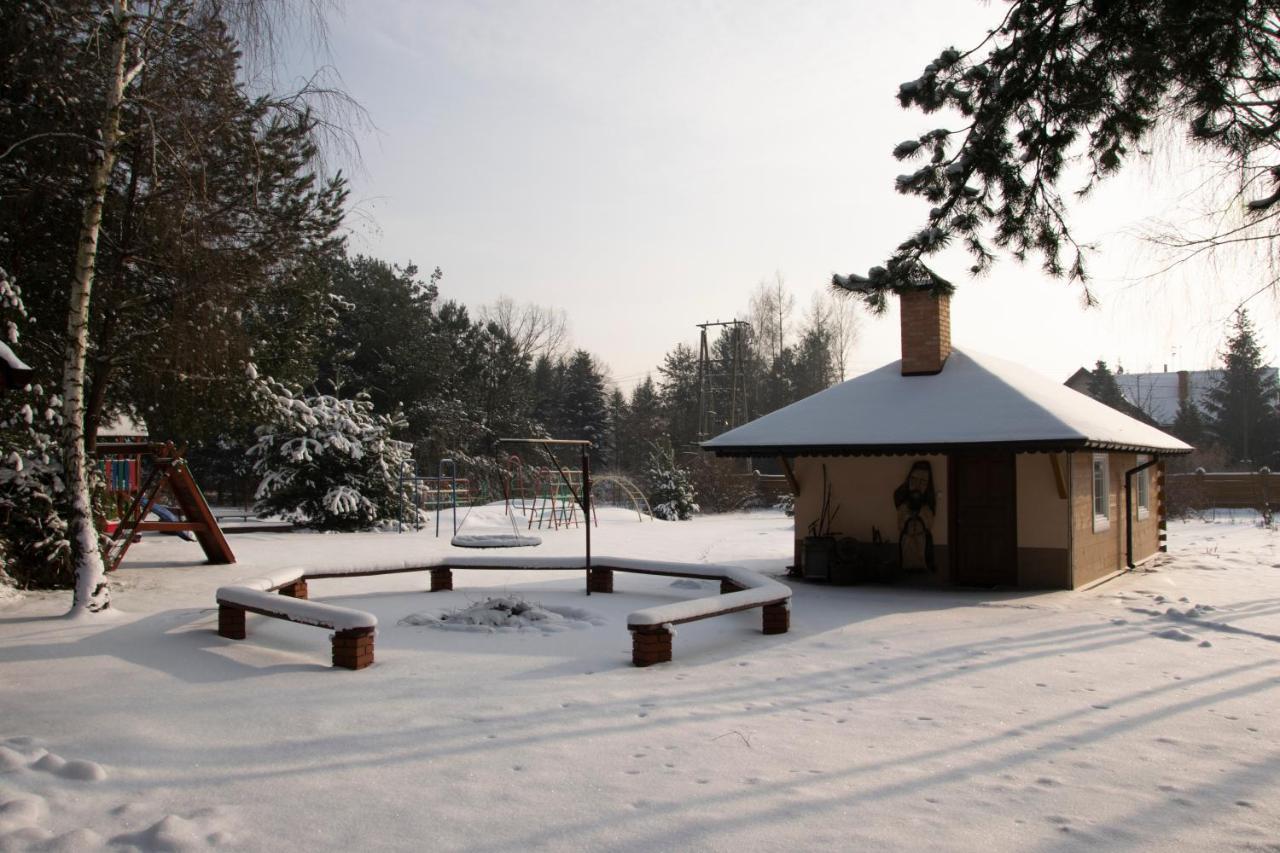 Villa Dolina Bobrow Siennica Exterior foto